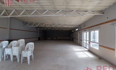 SE ALQUILA SALON