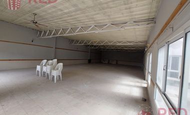 SE ALQUILA SALON