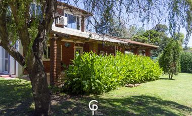 CASA QUINTA EN VENTA EN 20 DE JUNIO , PARQUE Y PILETA