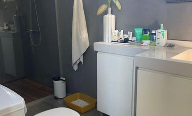 Casa 5 ambientes en dos plantas en venta- Barrancas de Iraola