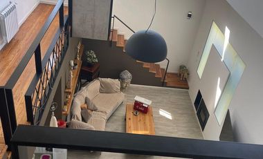 Casa 5 ambientes en dos plantas en venta- Barrancas de Iraola