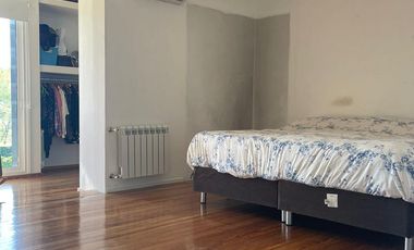 Casa 5 ambientes en dos plantas en venta- Barrancas de Iraola