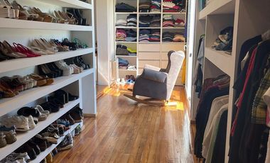 Casa 5 ambientes en dos plantas en venta- Barrancas de Iraola