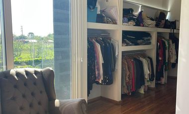 Casa 5 ambientes en dos plantas en venta- Barrancas de Iraola