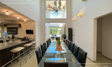 Casa en  venta  Altos de Hudson  1 Berazategui con piscina