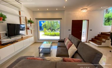 Casa en  venta  Altos de Hudson  1 Berazategui con piscina