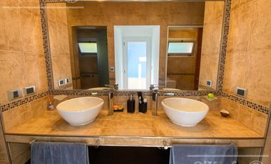 Casa en  venta  Altos de Hudson  1 Berazategui con piscina