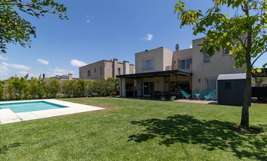 Alquiler - Casa - 5 ambientes - Barrio San Gabriel - Tigre .