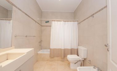 Alquiler - Casa - 5 ambientes - Barrio San Gabriel - Tigre .