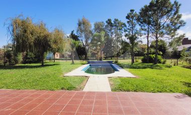 Venta casa 4 ambientes con jardin y pileta en Aero Country Club Gral Rodriguez