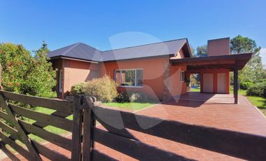 Venta casa 4 ambientes con jardin y pileta en Aero Country Club Gral Rodriguez