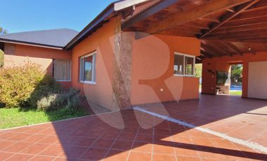 Venta casa 4 ambientes con jardin y pileta en Aero Country Club Gral Rodriguez