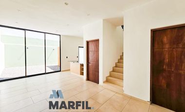 Casa en Venta con Recámara en Planta baja Residencial Punto Rioja Colima