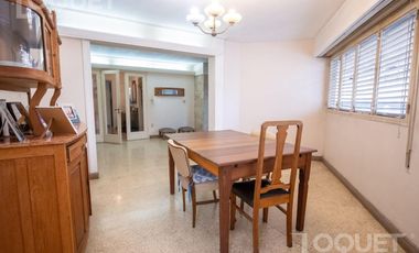 Casa en planta alta con cochera Santiago del Estero y Rivadavia