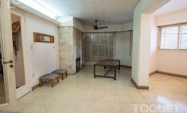 Casa en planta alta con cochera Santiago del Estero y Rivadavia