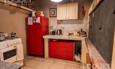 Casa en planta alta con cochera Santiago del Estero y Rivadavia