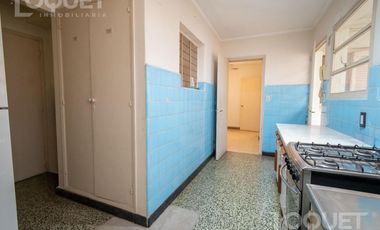 Casa en planta alta con cochera Santiago del Estero y Rivadavia