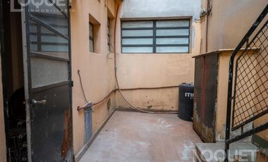Casa en planta alta con cochera Santiago del Estero y Rivadavia
