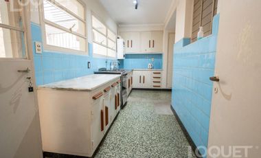 Casa en planta alta con cochera Santiago del Estero y Rivadavia
