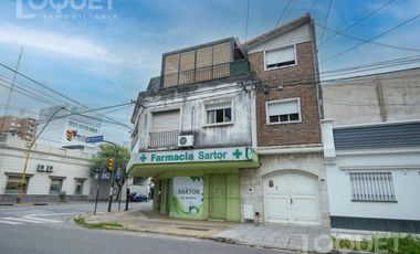 Casa en planta alta con cochera Santiago del Estero y Rivadavia
