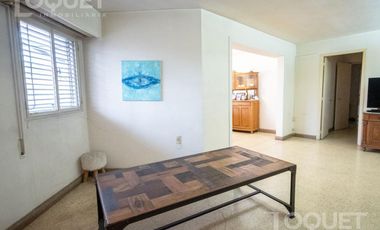 Casa en planta alta con cochera Santiago del Estero y Rivadavia