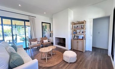 Casa EN ALQUILER CANTON NORTE HERMOSO JARDIN y PISCINA