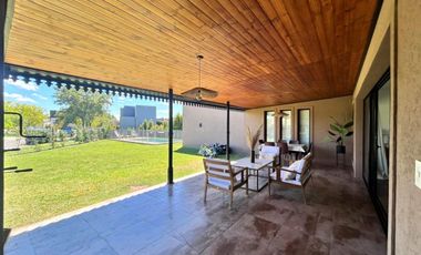 Casa EN ALQUILER CANTON NORTE HERMOSO JARDIN y PISCINA