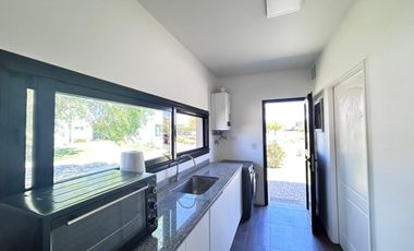 Casa EN ALQUILER CANTON NORTE HERMOSO JARDIN y PISCINA