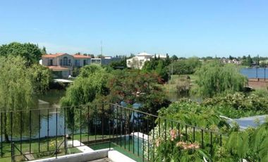 Casa en Alquiler Anual en Santa Bárbara!!