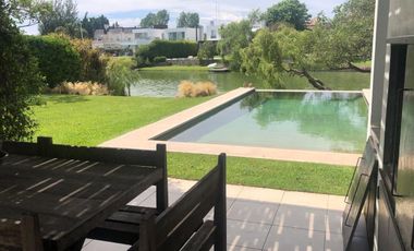 Casa en Alquiler Anual en Santa Bárbara!!