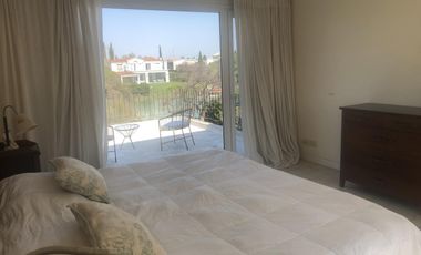 Casa en Alquiler Anual en Santa Bárbara!!
