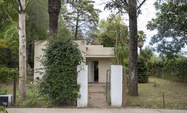Casa en Laguna de Lobos con lote arbolado