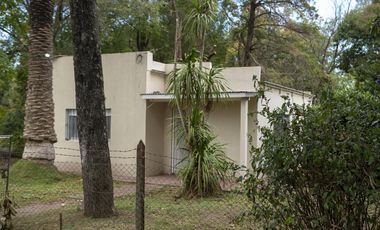 Casa en Laguna de Lobos con lote arbolado