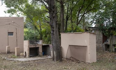Casa en Laguna de Lobos con lote arbolado