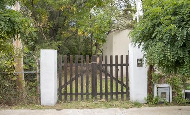 Casa en Laguna de Lobos con lote arbolado