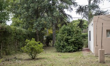 Casa en Laguna de Lobos con lote arbolado