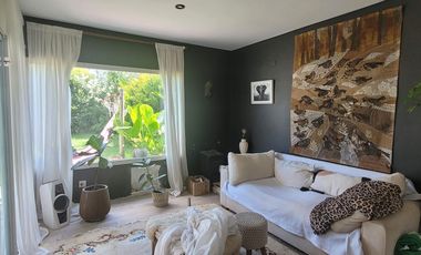 Casas de Santa María | Venta o Alquiler | Casa con interesantes reformas y excelente parquización