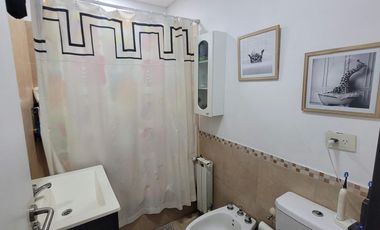 Casas de Santa María | Venta o Alquiler | Casa con interesantes reformas y excelente parquización
