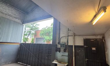 Galpón o Deposito en venta en Banfield. Accesos estratégicos a Gral Paz y Uriarte. lote en venta