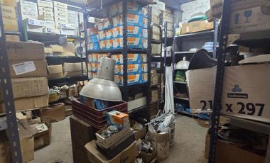 Galpón o Deposito en venta en Banfield. Accesos estratégicos a Gral Paz y Uriarte. lote en venta