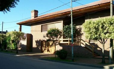 Venta casa en centro de Zarate