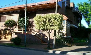 Venta casa en centro de Zarate