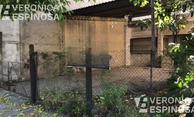 Casa de tres ambientes en venta. Morón. Sobre lote propio de 10x30 -