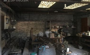 Casa de tres ambientes en venta. Morón. Sobre lote propio de 10x30 -