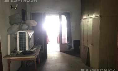 Casa de tres ambientes en venta. Morón. Sobre lote propio de 10x30 -