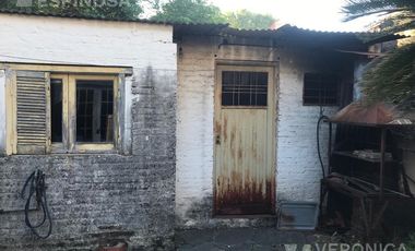 Casa de tres ambientes en venta. Morón. Sobre lote propio de 10x30 -