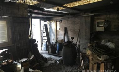Casa de tres ambientes en venta. Morón. Sobre lote propio de 10x30 -