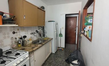 Departamento 2 dormitorios a mts de Pza Moreno