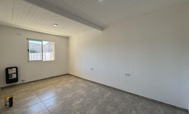 Alquiler - Casa 2 dormitorios | B° Costa del Río Neuquén | Centenario