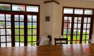 Casa en excelente estado con todas las comodidades. Muy buena superficie.-